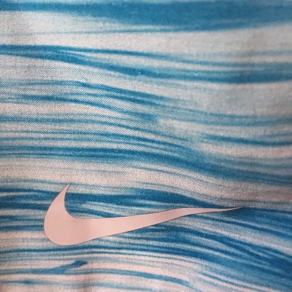 Nike XS Dri-Fit shorts w/pockets and inner pant - Picture 2 of 8